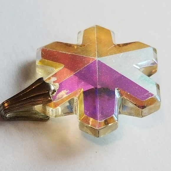 Sparkly Snowflake pendant charm rainbow aurora borealis winter iridescent - Picture 9 of 17